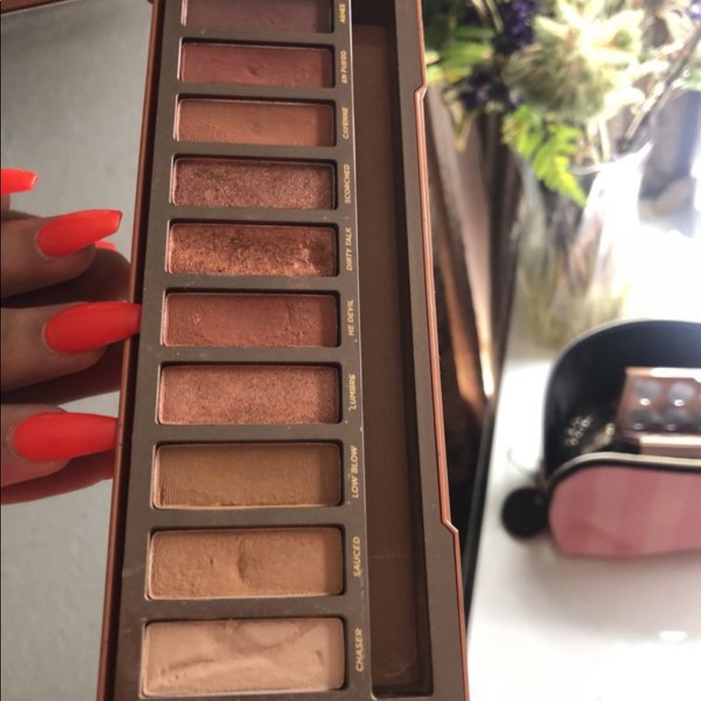 Makeup - Picture 6 of 8